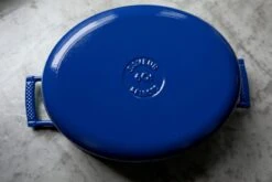 Saveur Selects Braadpan Ovaal Voyage - Classic Blue - ø 30 Cm - Geëmailleerde Anti-aanbaklaag -Keukenwinkel 1 5 16 scaled 1