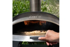 ZiiPa Pizza Oven Piana - Houtgestookt - Met Thermometer - Leisteen - Voor ø 30 Cm Pizza's - Roterende Pizzasteen -Keukenwinkel 159601