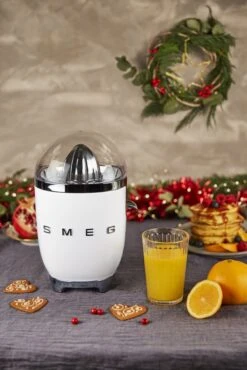 SMEG Citruspers - Elektrisch - Wit - CJF11WHEU -Keukenwinkel CJF01WHEU L02