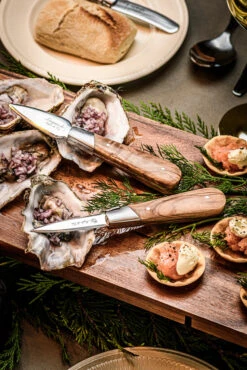 Laguiole Style De Vie Oestermessen Met Oesterhouder Luxury Line Olijfhout 8 Laguiole Style De Vie Oestermessen Met Oesterhouder Luxury Line Olijfhout -Keukenwinkel OesterOliveGift 3