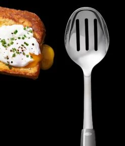 Voorkant -Keukenwinkel Oxo Groentelepel Met Sleuven Steel 2