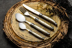 Laguiole Style De Vie Bestekset Premium Line - Parelmoer - 24 Delig / 6 Personen -Keukenwinkel PrCouvParel 2