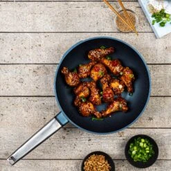 Westinghouse Wokpan Performance - Bravery Blue - ø 28 Cm - Standaard Anti-aanbaklaag 24 Westinghouse Wokpan Performance - Bravery Blue - ø 28 Cm - Standaard Anti-aanbaklaag -Keukenwinkel WCCW0095028BL 12