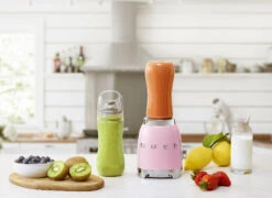 SMEG Smoothie Blender - Compact - Roze - 600 Ml - PBF01PKEU -Keukenwinkel WEB PBF01PKEU L02.jpg