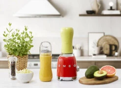 SMEG Smoothie Blender - Compact - Rood - 600 Ml - PBF01RDEU -Keukenwinkel WEB PBF01RDEU L03.jpg