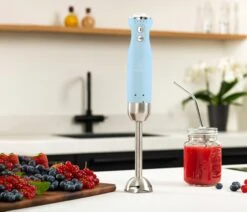 Westinghouse Staafmixer Retro Collections - 600 W - Blauw - WKHBS270BU -Keukenwinkel WKHB270BU Hand Blender Lifestyle scaled 1