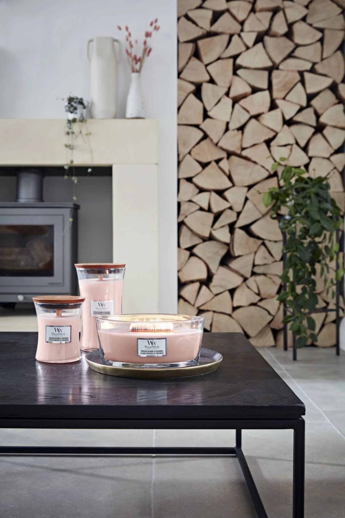 WoodWick Geurkaars Ellipse Pressed Blooms & Patchouli - 9 Cm / 19 Cm 4 WoodWick Geurkaars Ellipse Pressed Blooms & Patchouli - 9 Cm / 19 Cm - Afbeelding 2