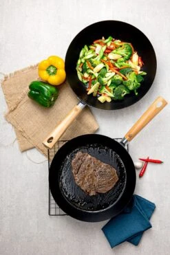 BK Wokpan Force - Carbon Steel - ø 30 Cm - Zonder Anti-aanbaklaag -Keukenwinkel c706fb772835678761c80fb6f51dbf349ef8efed BK Force CS Lifestyle 6 1