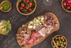 Jay Hill Serveerplank Tunea - Olijfhout - Met Schors - 33 X 15 Cm 14 Jay Hill Serveerplank Tunea - Olijfhout - Met Schors - 33 X 15 Cm -Keukenwinkel product 4 4