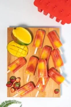 Sareva IJsjesmaker Voor 10 Ijsjes - Rood - Siliconen + 150 Houten IJsstokjes -Keukenwinkel sareva ijsjesmaker 1 1