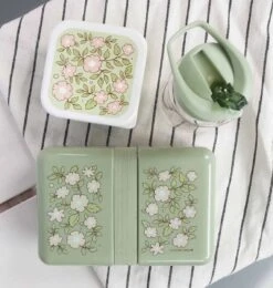 A Little Lovely Company Lunchbox - Groene Bloesems -Keukenwinkel sbblsa49 lr 4 lunch box blossoms sage